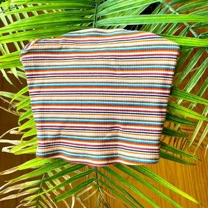 Hi I’m selling a summer tube top from garage that was barely used!!